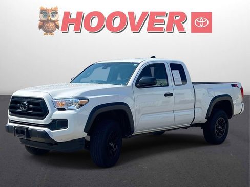 Used 2022 Toyota Tacoma SR w/ SX Package RWD image 2