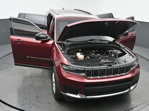 Used 2023 Jeep Grand Cherokee L Laredo image 64