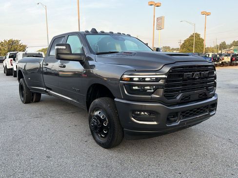 Used 2025 RAM 3500 Laramie w/ Night Edition AWD/4WD image 4