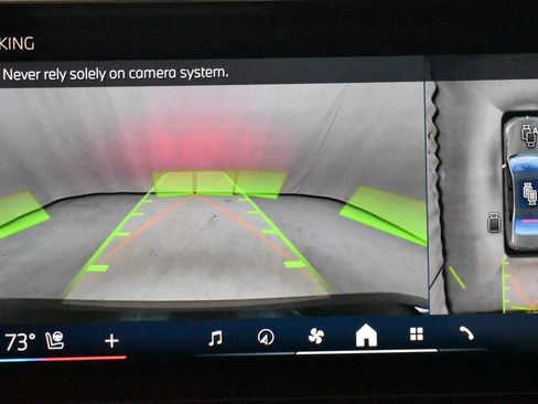 Used 2024 BMW 760i xDrive w/ Executive Package image 21