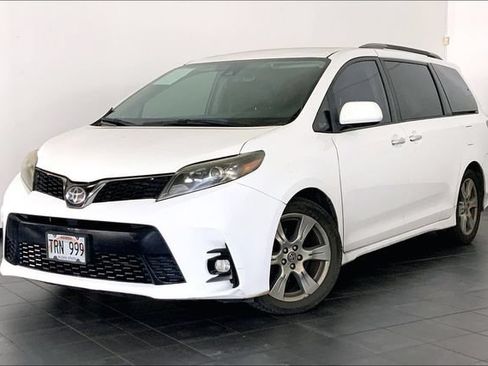 Used 2018 Toyota Sienna SE Premium FWD image 1