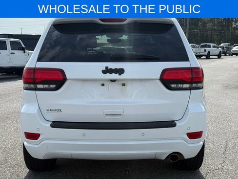 Used 2019 Jeep Grand Cherokee Altitude image 4