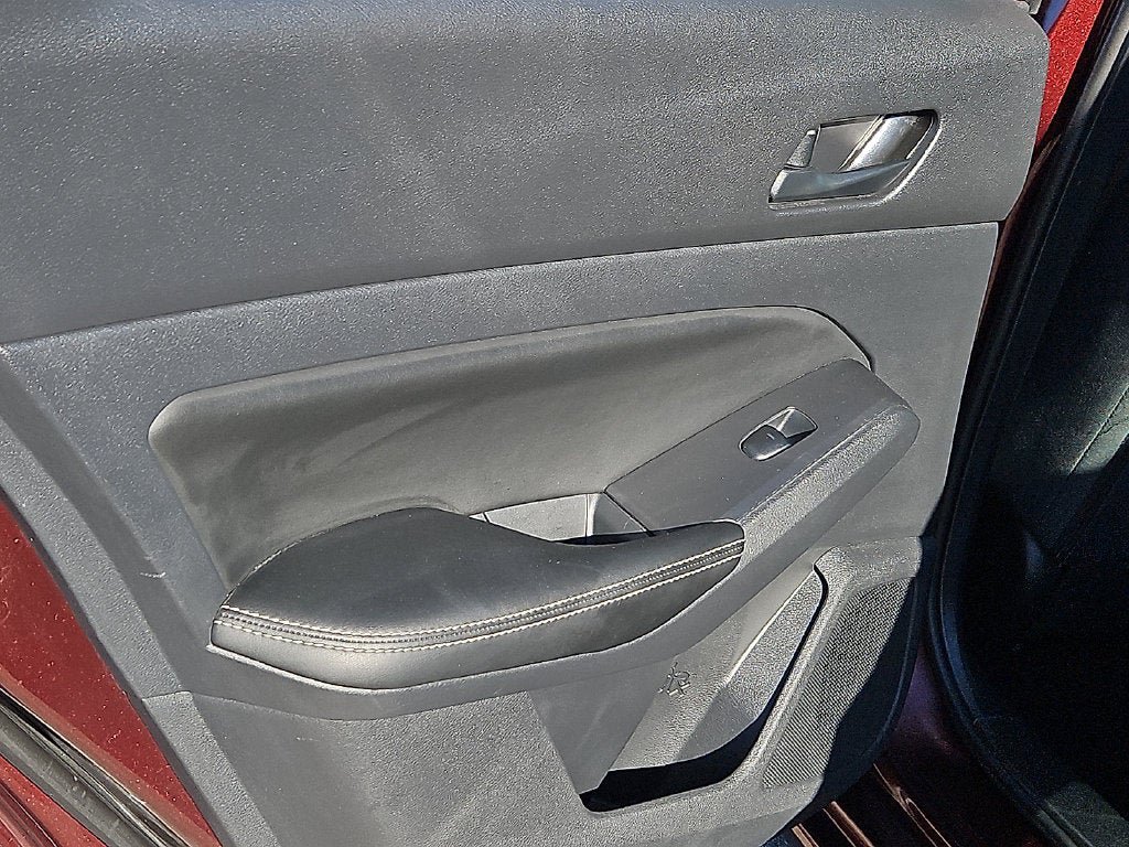 Used 2025 Nissan Altima 2.5 SV FWD image 15