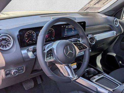 New 2026 Mercedes-Benz GLB 250 4MATIC image 2