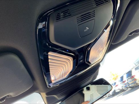 New 2026 BMW X5 xDrive50e w/ Executive Package image 17