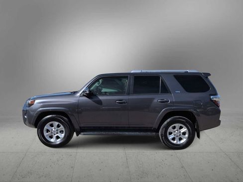 Used 2017 Toyota 4Runner SR5 Premium image 5