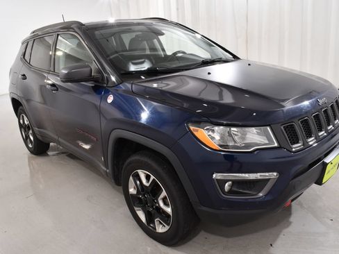 Used 2017 Jeep Compass Trailhawk w/ Leather Interior Group AWD/4WD image 5