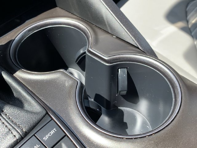 Used 2023 Toyota Camry SE FWD image 10