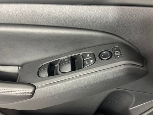 Used 2024 Nissan Altima 2.5 SV FWD image 32