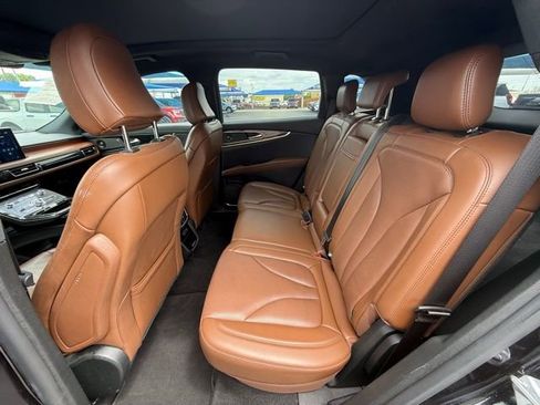 Used 2022 Lincoln Nautilus Reserve FWD image 12