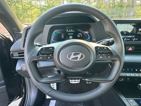 New 2025 Hyundai Elantra Sport FWD image 26