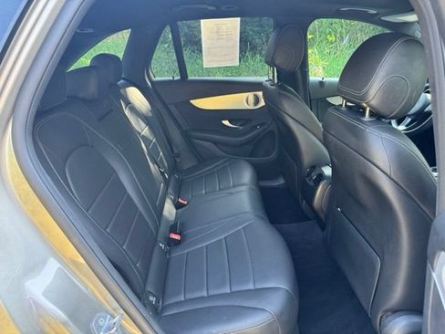 Used 2019 Mercedes-Benz GLC 300 4MATIC image 17