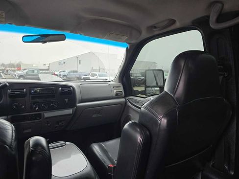 Used 2005 Ford F250 XL AWD/4WD image 15