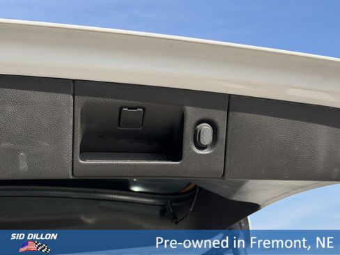 Used 2020 Chevrolet Suburban Premier w/ Premier Plus Edition image 7