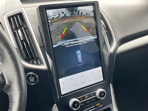 Used 2023 Ford Edge SEL image 17