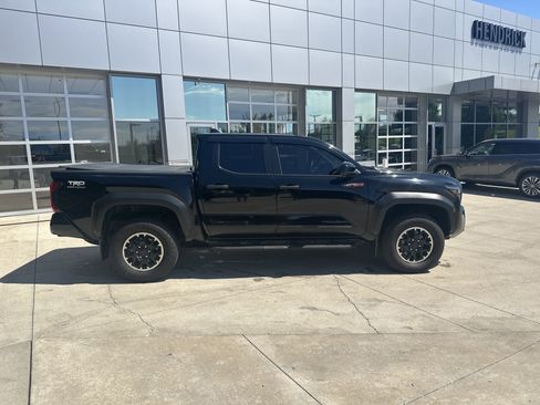 Used 2024 Toyota Tacoma TRD Off-Road AWD/4WD image 10