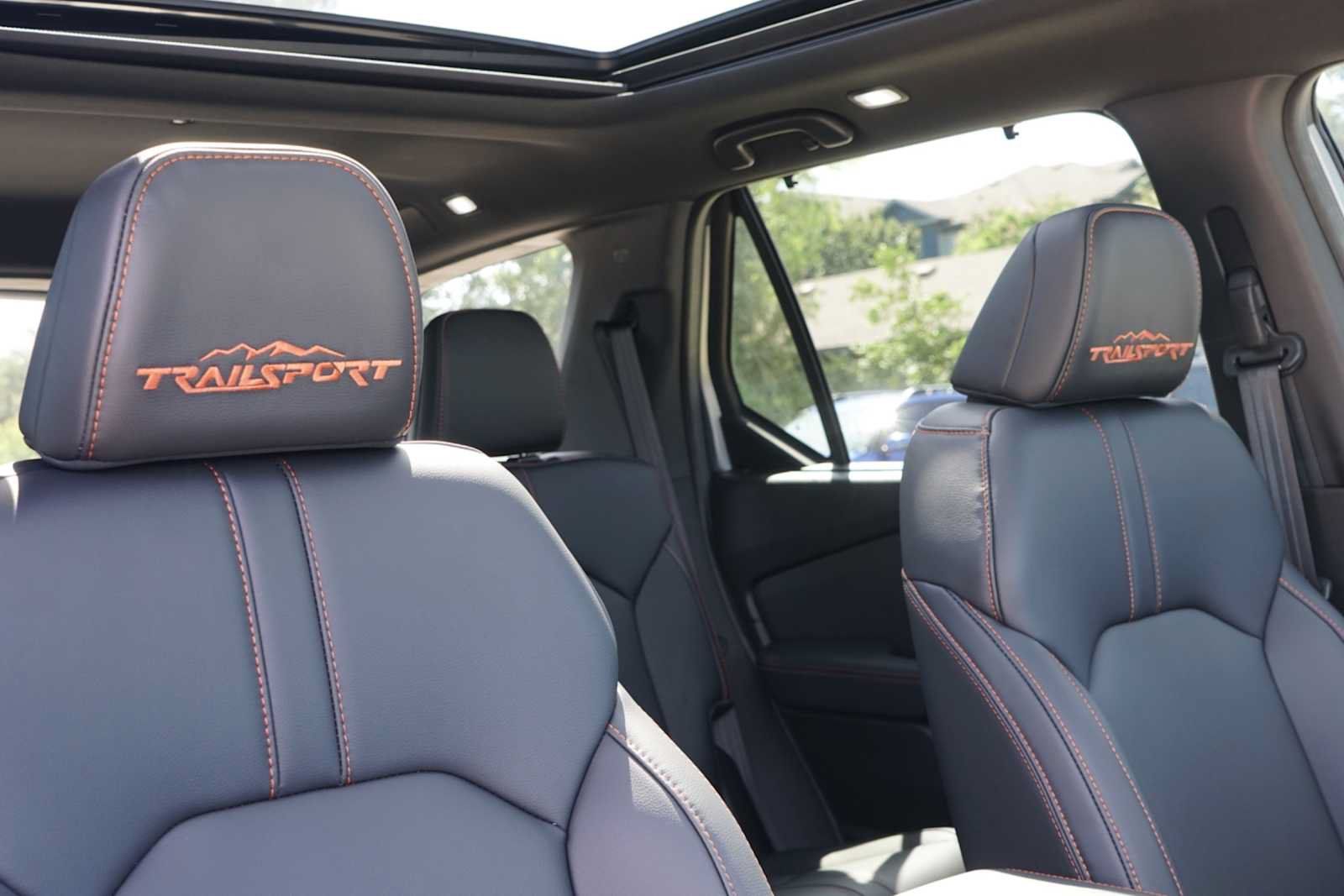 Used 2025 Honda Pilot TrailSport image 27