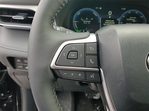 New 2026 Toyota Highlander Platinum image 14