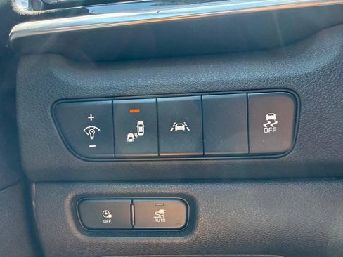 Used 2020 Kia Niro EX FWD image 14