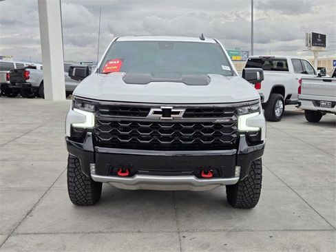 Used 2025 Chevrolet Silverado 1500 ZR2 w/ Technology Package image 8