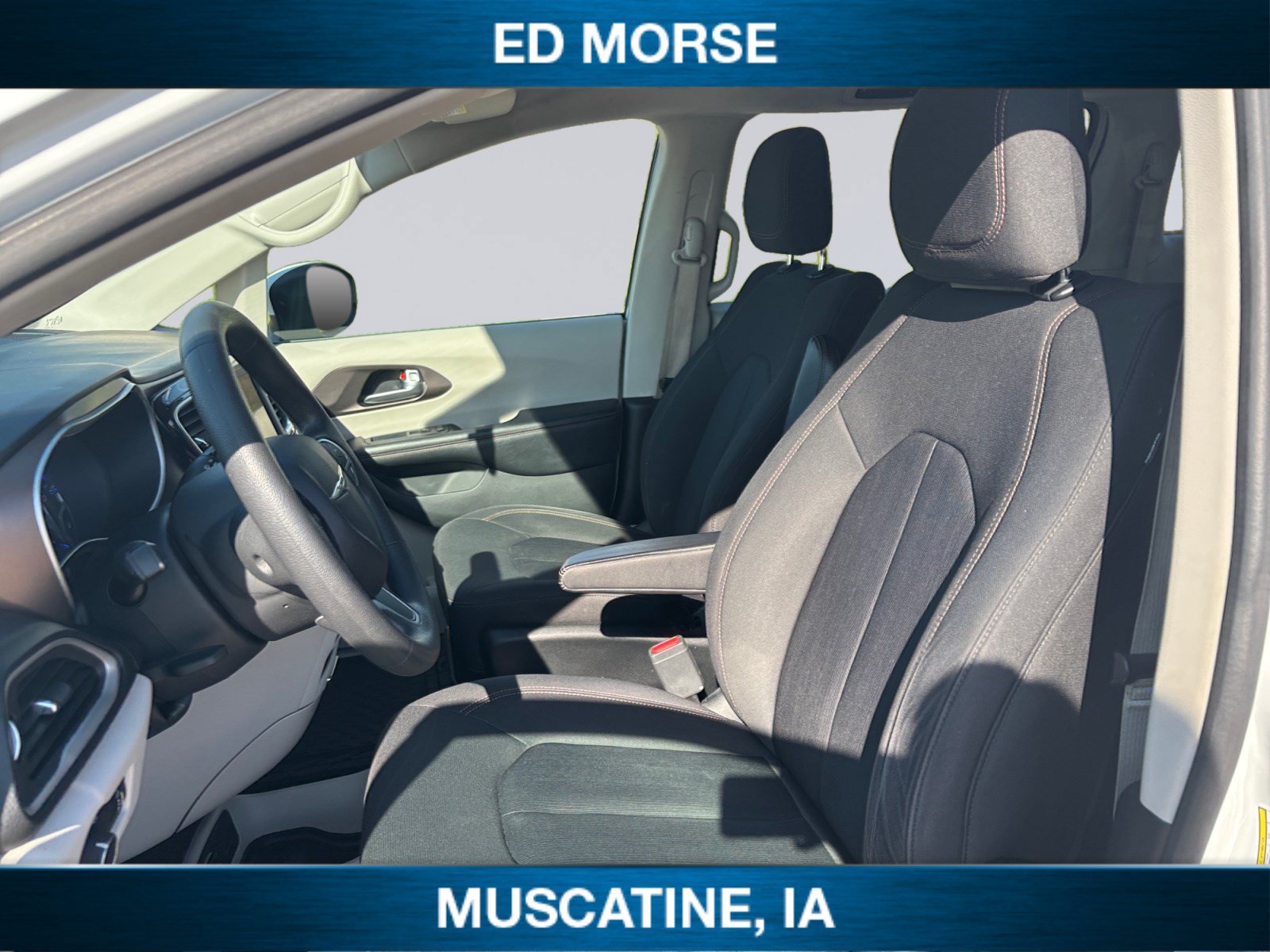 Used 2018 Chrysler Pacifica L FWD image 9