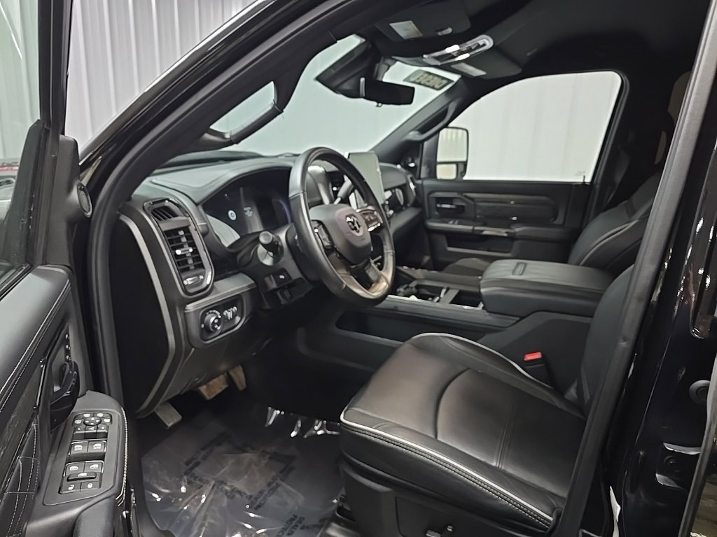Used 2025 RAM 3500 Limited AWD/4WD image 28