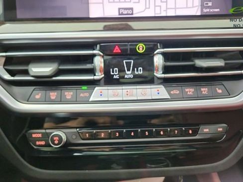 Used 2025 BMW X4 xDrive30i AWD/4WD image 55