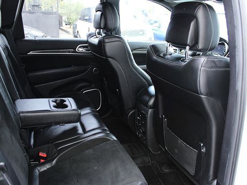 Used 2015 Jeep Grand Cherokee SRT w/ Luxury Group II AWD/4WD image 19