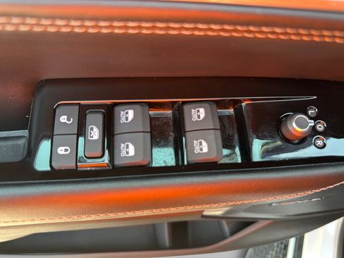 Used 2024 Jeep Wagoneer 4WD w/ Convenience Group I image 14