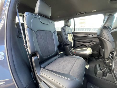 New 2025 Jeep Grand Cherokee L Altitude image 26