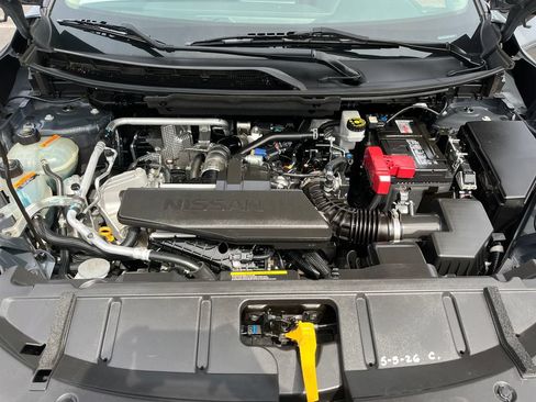 Used 2024 Nissan Rogue S AWD/4WD image 28