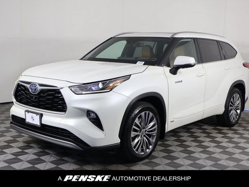 Used 2020 Toyota Highlander Platinum AWD/4WD image 1