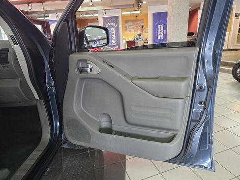 Used 2018 Nissan Frontier SV image 12