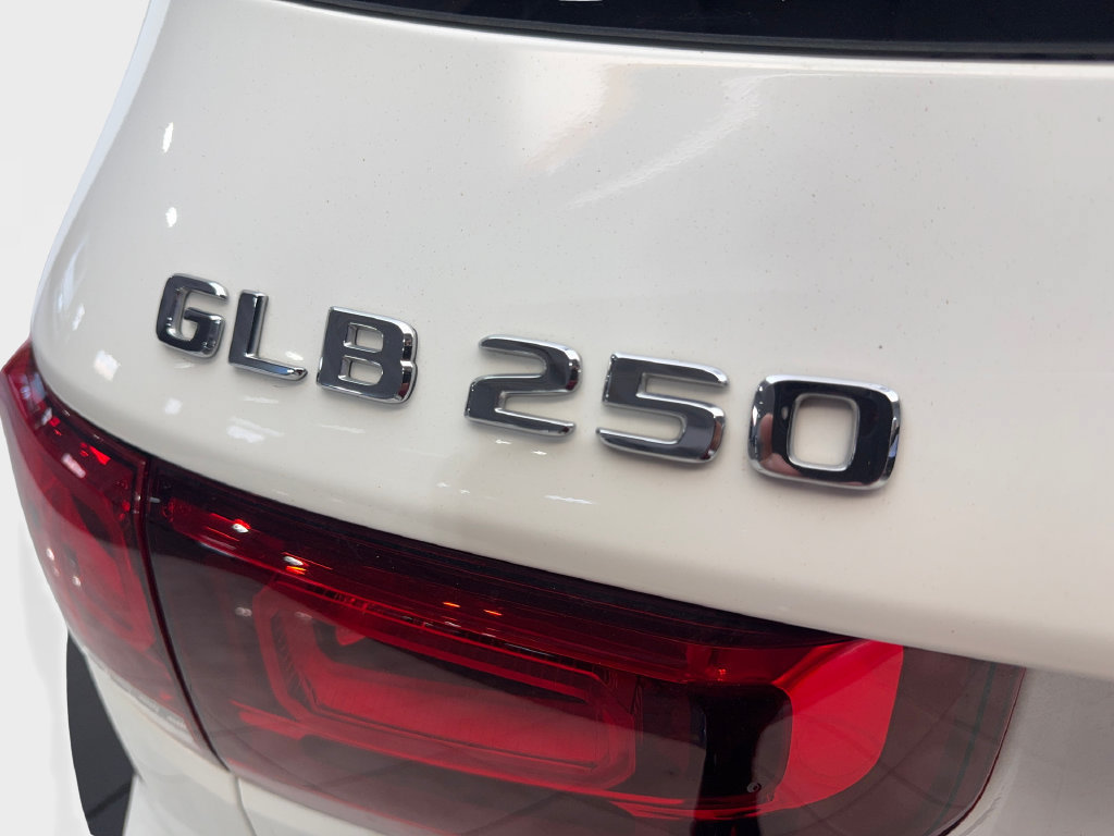 Used 2022 Mercedes-Benz GLB 250 image 25
