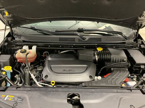 Used 2022 Chrysler Pacifica Touring-L FWD image 32