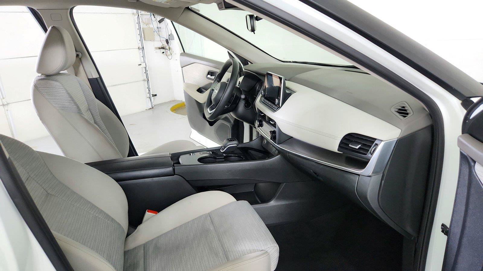 Used 2023 Nissan Rogue SV FWD image 26