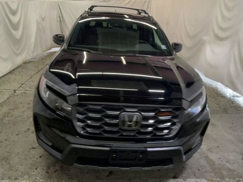 Used 2025 Honda Ridgeline TrailSport image 3