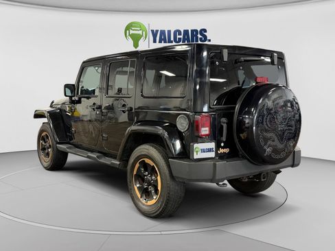 Used 2014 Jeep Wrangler Unlimited Sahara AWD/4WD image 3