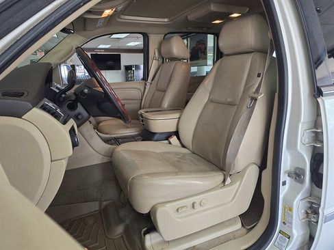 Used 2010 Cadillac Escalade ESV Premium AWD/4WD image 8