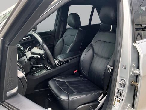 Used 2019 Mercedes-Benz GLE 400 4MATIC image 8