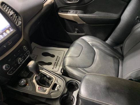 Used 2018 Jeep Cherokee Limited w/ High Altitude Package image 15