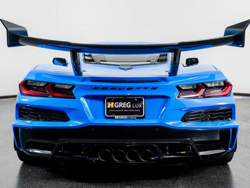 Used 2023 Chevrolet Corvette Z06 image 14