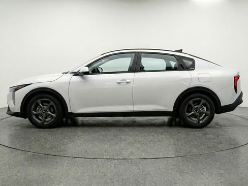 Used 2025 Kia K4 LXS image 5