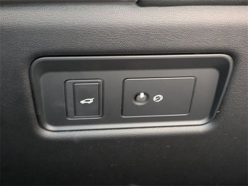 Used 2022 Land Rover Range Rover Sport SE image 28