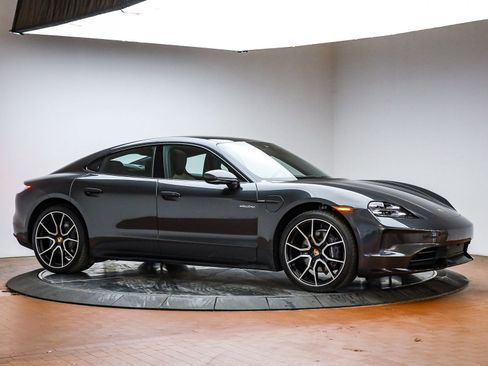 Used 2025 Porsche Taycan image 13