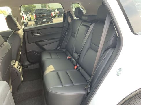 Used 2024 Nissan Rogue SL image 22