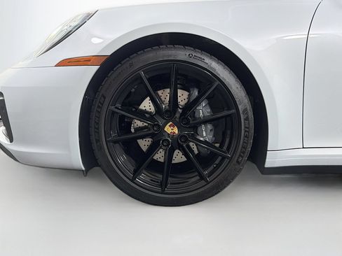 Used 2024 Porsche 911 Carrera 4 AWD/4WD image 32