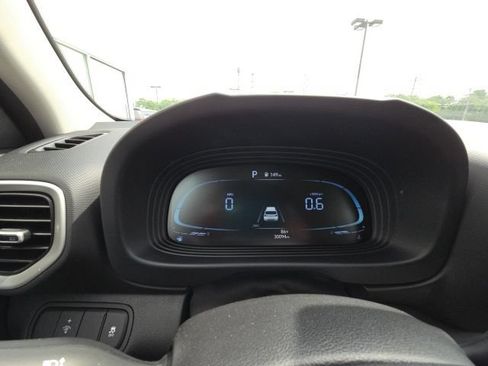 Used 2023 Hyundai Venue SEL w/ Cargo Package FWD image 15