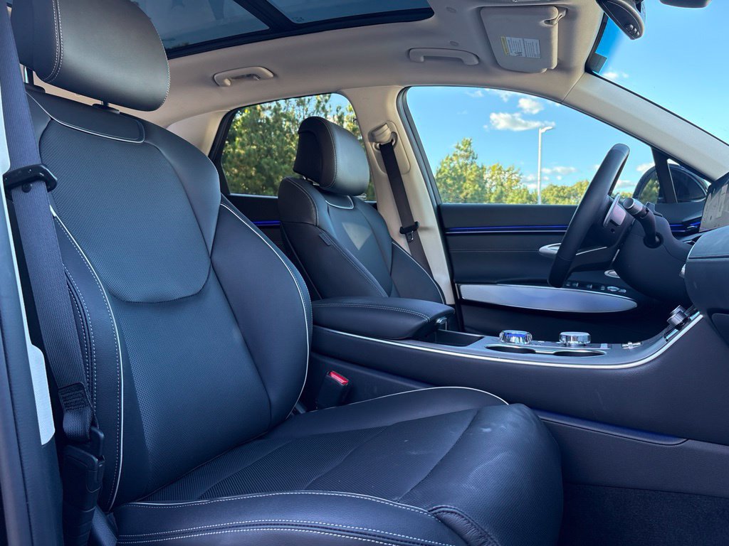 Certified 2026 Genesis GV70 2.5T Advanced AWD/4WD image 10