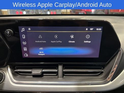 Used 2025 Chevrolet Trax LT FWD image 4